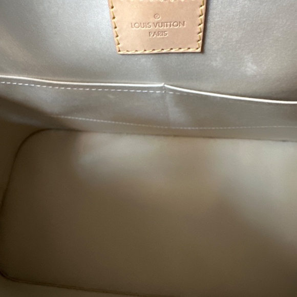 Louis Vuitton Alma - Picture 16 of 17